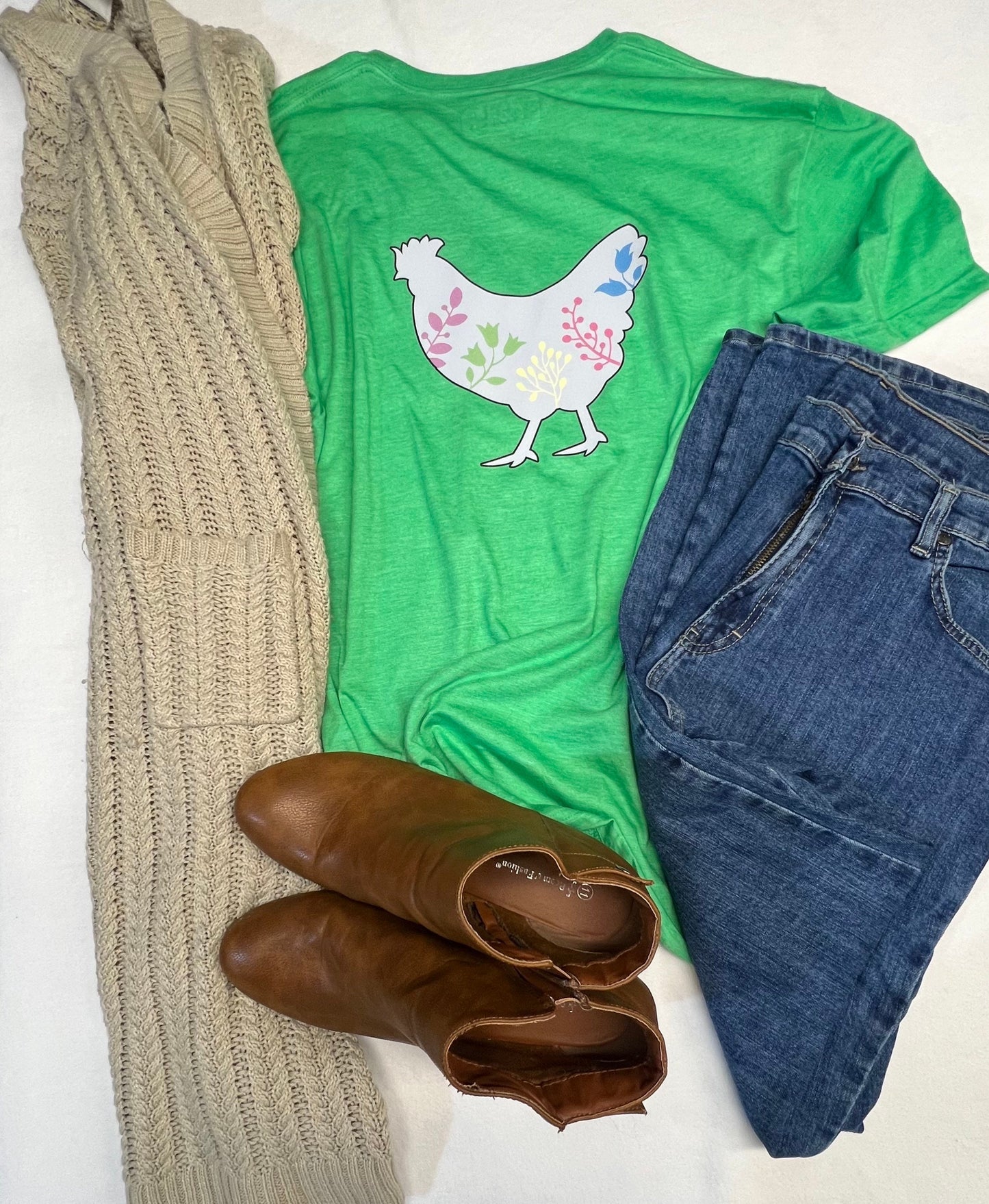 Sometimes I wonder if my chickens are thinking about me too : T Shirt